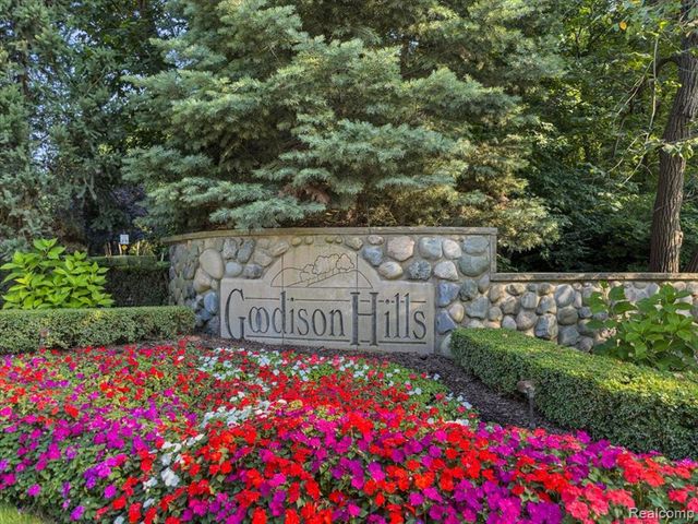 4884 Cider Hill Drive, Rochester, MI 48306