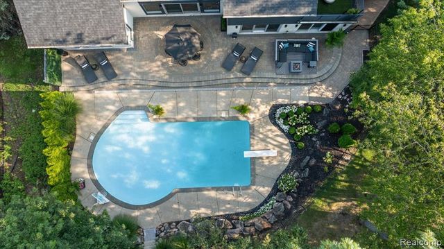 4884 Cider Hill Drive, Rochester, MI 48306