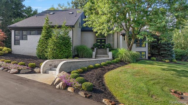 4884 Cider Hill Drive, Rochester, MI 48306