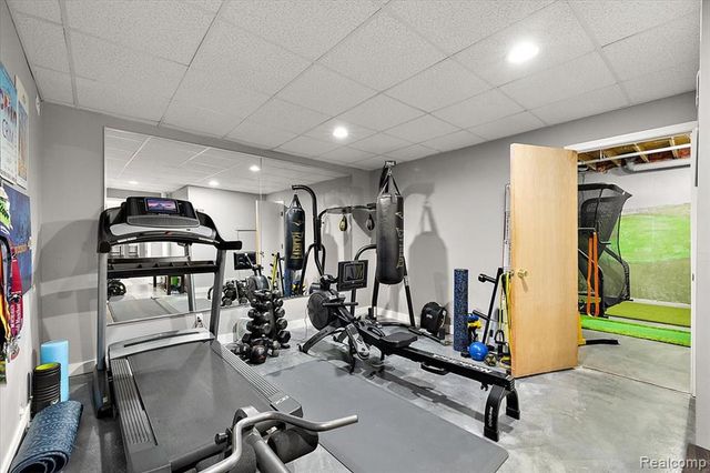 4884 Cider Hill Drive, Rochester, MI 48306