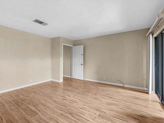 2428 Bering Drive 2428, Houston, TX 77057