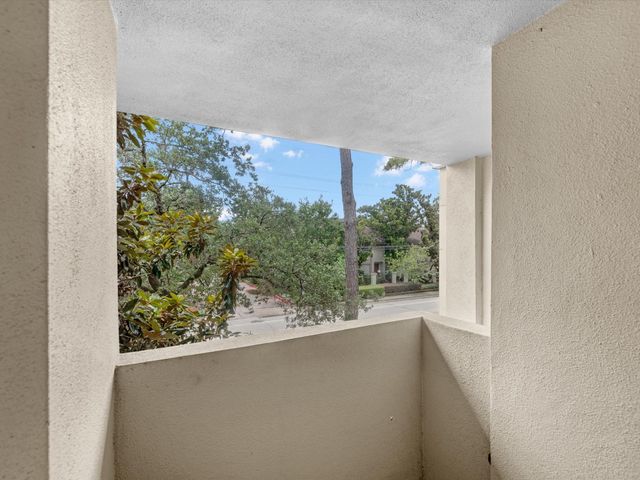 2428 Bering Drive 2428, Houston, TX 77057