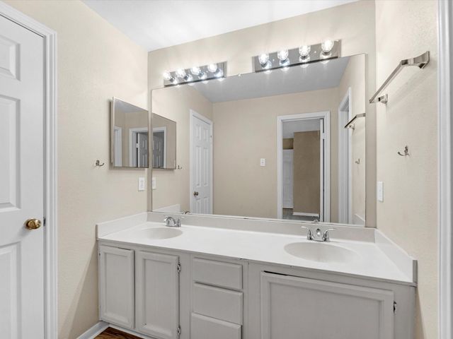 2428 Bering Drive 2428, Houston, TX 77057