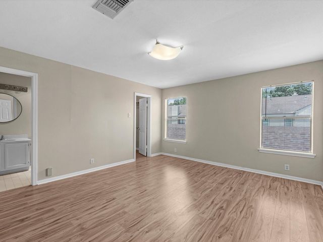 2428 Bering Drive 2428, Houston, TX 77057