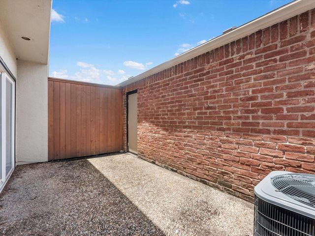 2428 Bering Drive 2428, Houston, TX 77057