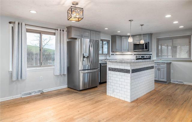 137 Hornhead Rd, Mt Pleasant Twp, PA 15057