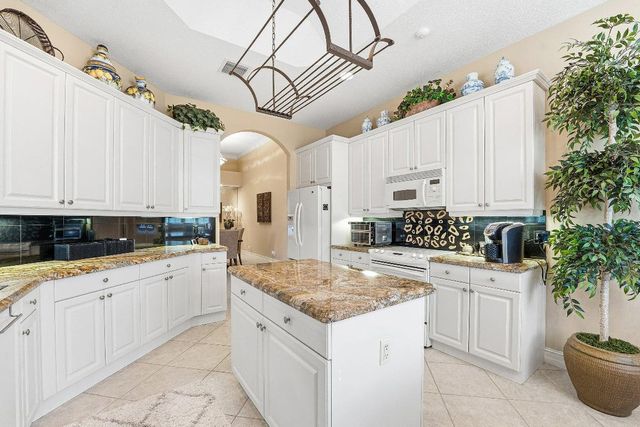 120 Palm Bay Drive C, Palm Beach Gardens, FL 33418