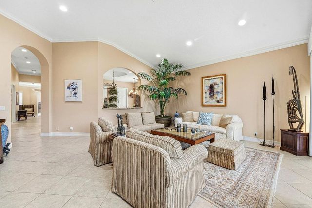 120 Palm Bay Drive C, Palm Beach Gardens, FL 33418