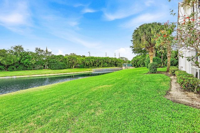 120 Palm Bay Drive C, Palm Beach Gardens, FL 33418