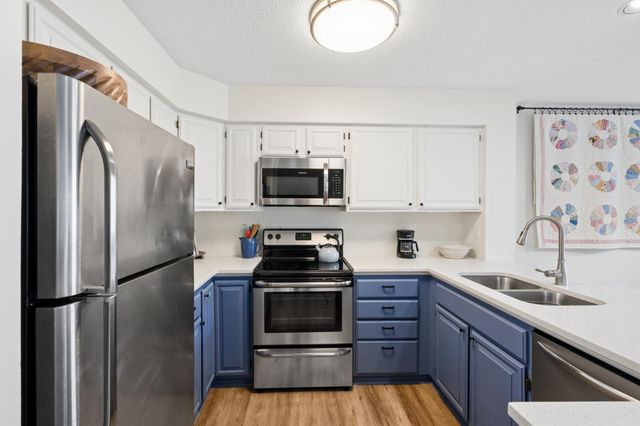 1372 Carling Drive 306, Saint Paul, MN 55108