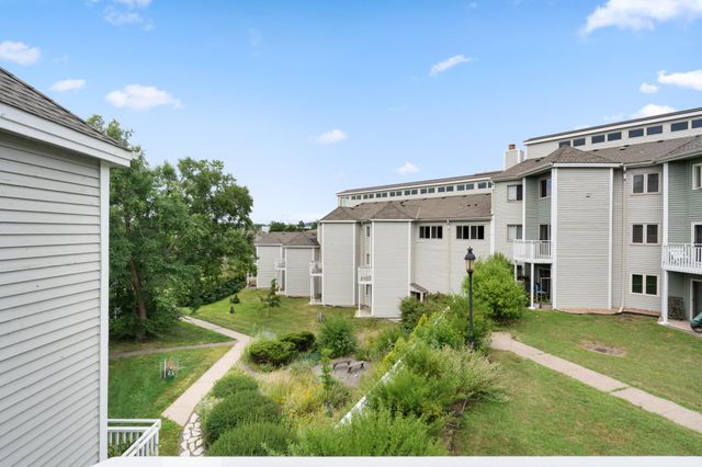 1372 Carling Drive 306, Saint Paul, MN 55108