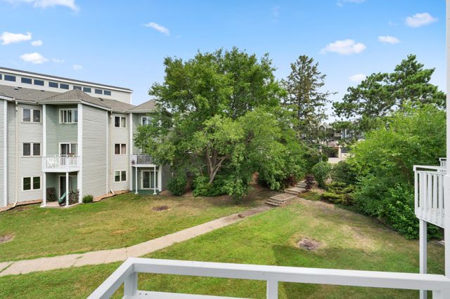 1372 Carling Drive 306, Saint Paul, MN 55108
