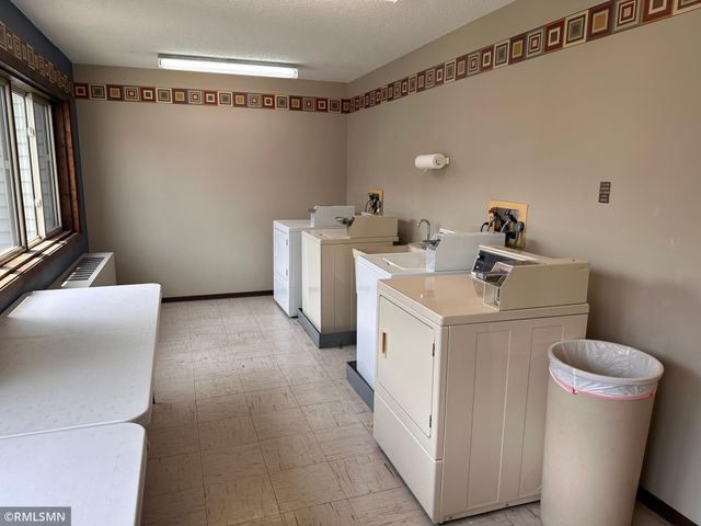 1372 Carling Drive 306, Saint Paul, MN 55108