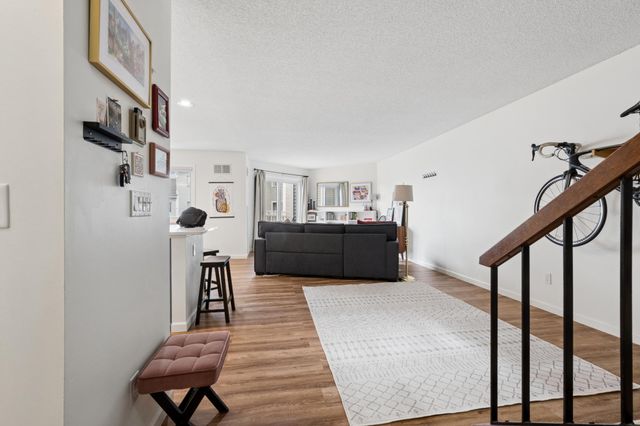 1372 Carling Drive 306, Saint Paul, MN 55108