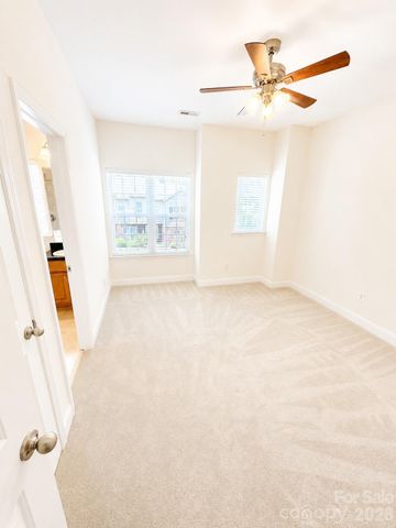 4376 Yoruk Forest Lane, Charlotte, NC 28211