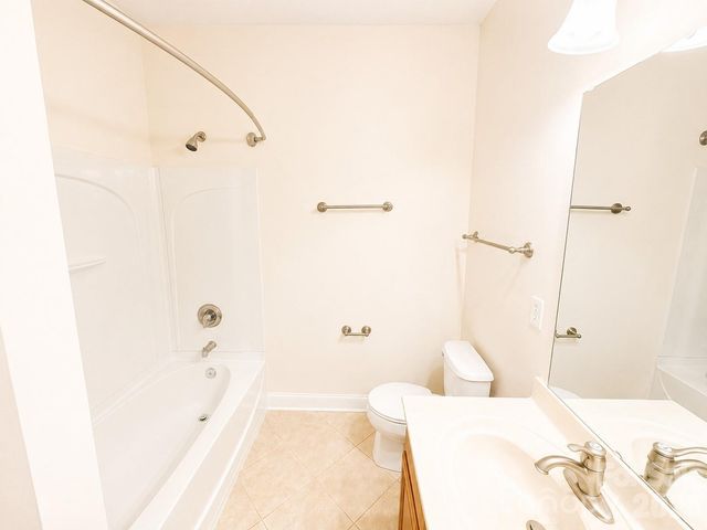 4376 Yoruk Forest Lane, Charlotte, NC 28211