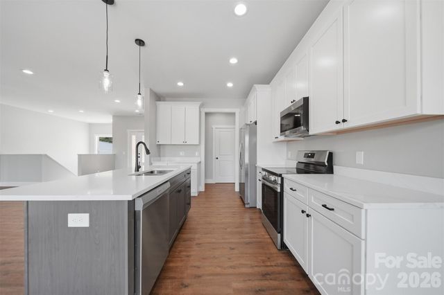 426 Huntington Woods Street SE, Lenoir, NC 28645