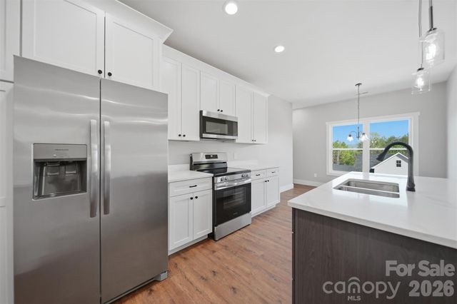 426 Huntington Woods Street SE, Lenoir, NC 28645