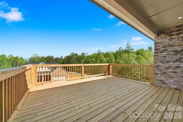 426 Huntington Woods Street SE, Lenoir, NC 28645