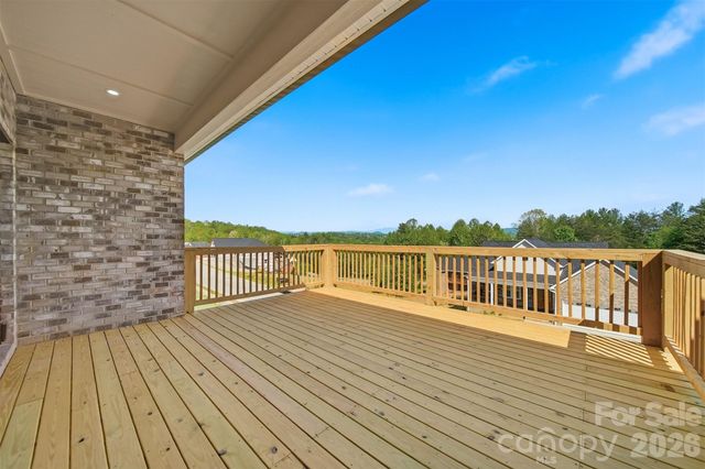 426 Huntington Woods Street SE, Lenoir, NC 28645