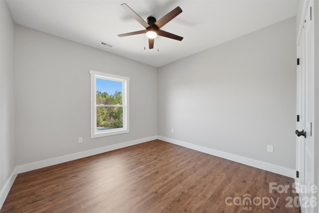 426 Huntington Woods Street SE, Lenoir, NC 28645