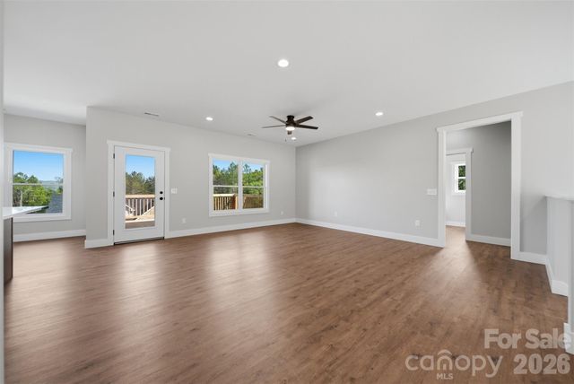 426 Huntington Woods Street SE, Lenoir, NC 28645