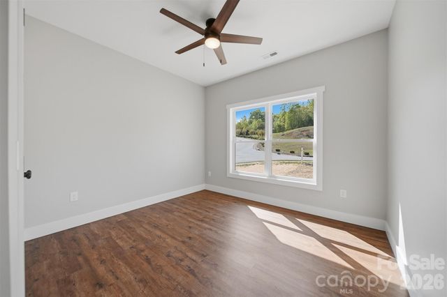426 Huntington Woods Street SE, Lenoir, NC 28645