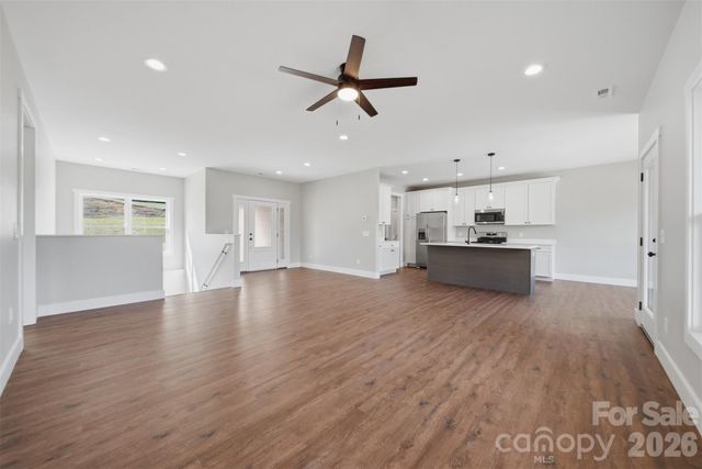 426 Huntington Woods Street SE, Lenoir, NC 28645