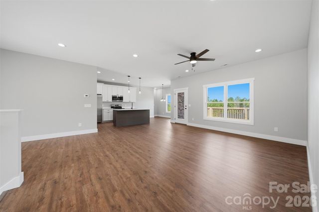 426 Huntington Woods Street SE, Lenoir, NC 28645