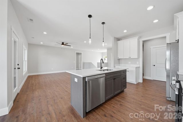 426 Huntington Woods Street SE, Lenoir, NC 28645