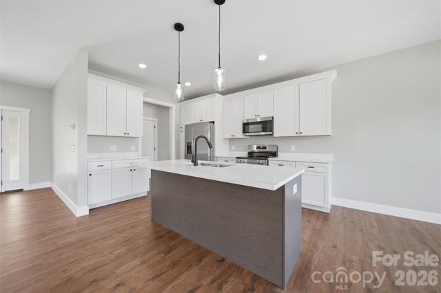 426 Huntington Woods Street SE, Lenoir, NC 28645
