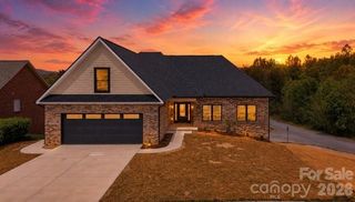 426 Huntington Woods Street SE, Lenoir, NC 28645