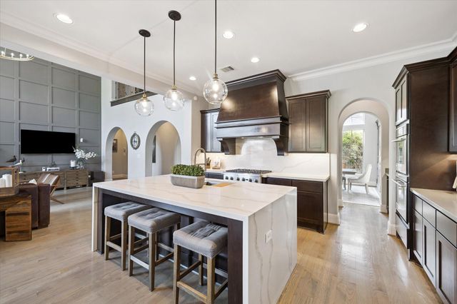 10 Marin Creek Place, Spring, TX 77389