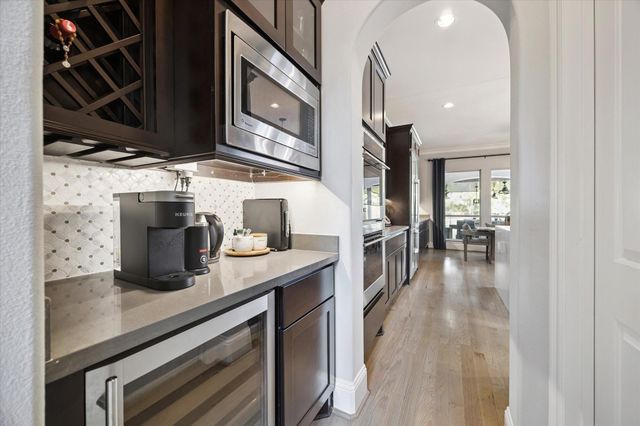 10 Marin Creek Place, Spring, TX 77389