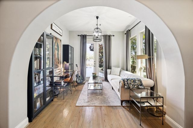 10 Marin Creek Place, Spring, TX 77389