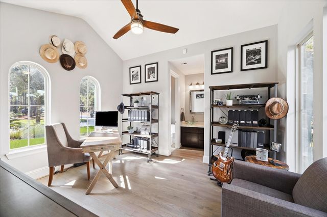 10 Marin Creek Place, Spring, TX 77389