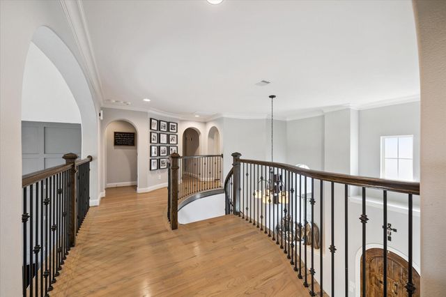 10 Marin Creek Place, Spring, TX 77389