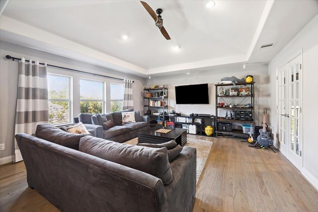 10 Marin Creek Place, Spring, TX 77389