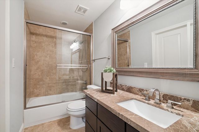 10 Marin Creek Place, Spring, TX 77389