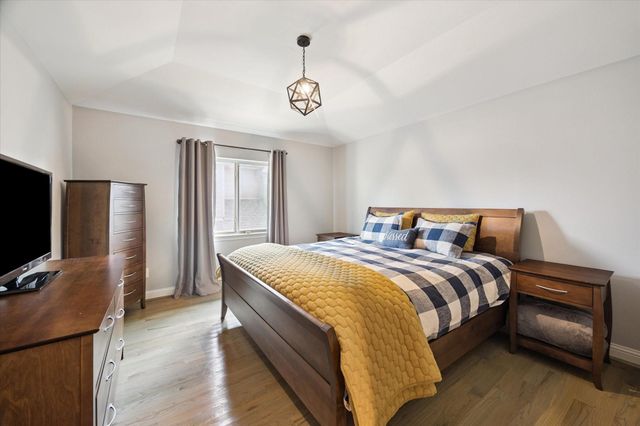 10 Marin Creek Place, Spring, TX 77389