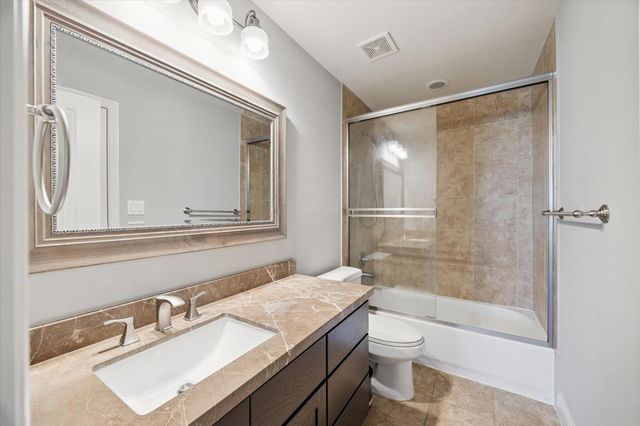 10 Marin Creek Place, Spring, TX 77389