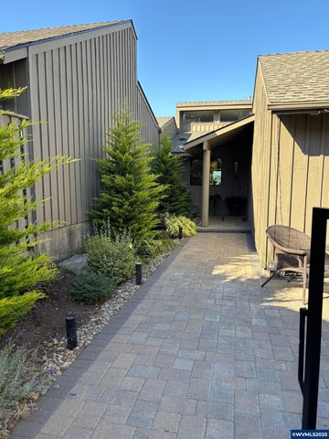 3421 Augusta National Dr S, Salem, OR 97302