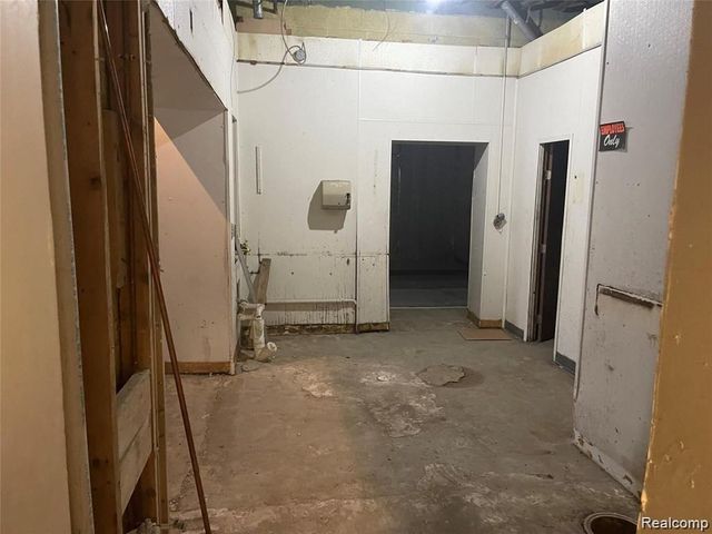 301 S Oakwood, Detroit, MI 48217