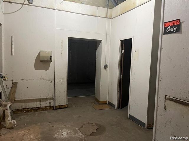 301 S Oakwood, Detroit, MI 48217