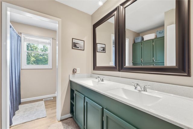 1306 Hazel Street, Pella, IA 50219