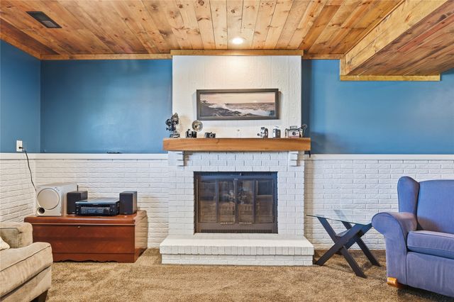 1306 Hazel Street, Pella, IA 50219