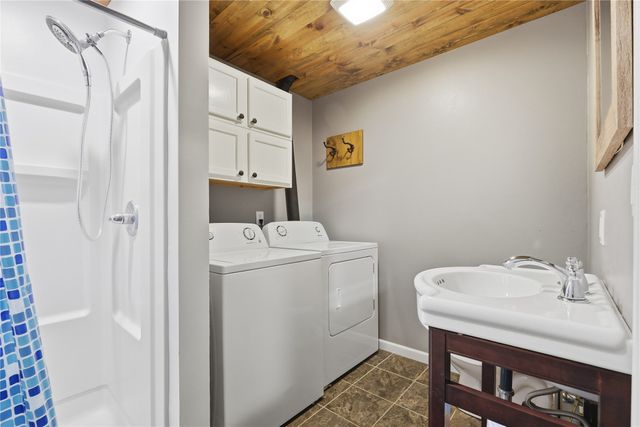 1306 Hazel Street, Pella, IA 50219