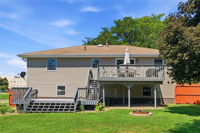 1306 Hazel Street, Pella, IA 50219