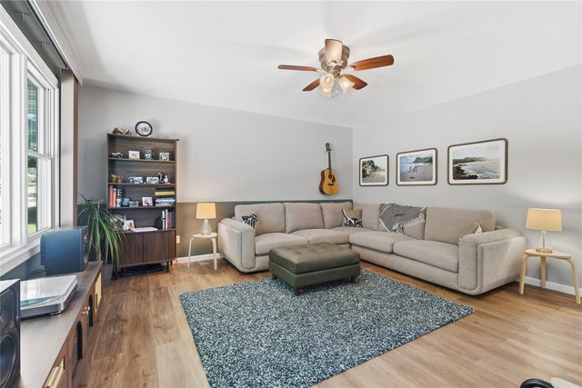 1306 Hazel Street, Pella, IA 50219