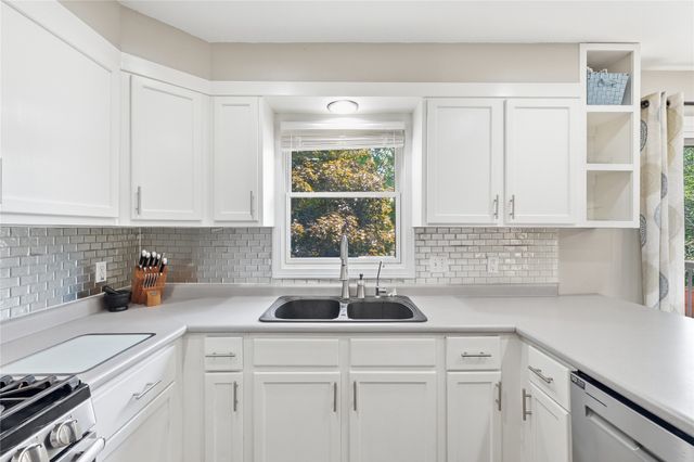 1306 Hazel Street, Pella, IA 50219
